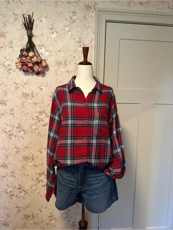 Abercrombie & Fitch Tops - Abercrombie & Fitch Flannel Shirt Red & Blue Plaid Size Large